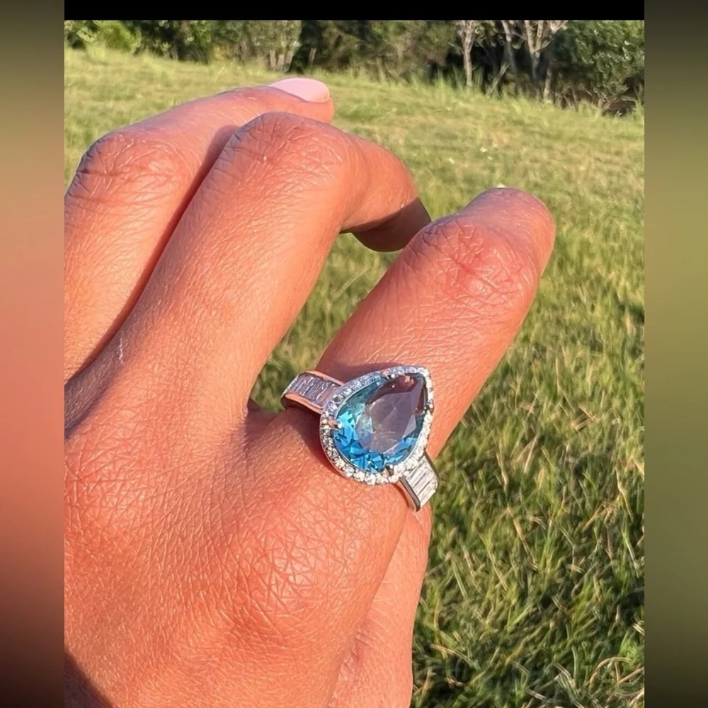 Light sapphire teardrop 2.4CT silver ring with swarovski elements size 9